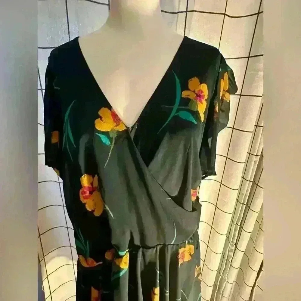 Green floral Mini Dress - Picture 7 of 9